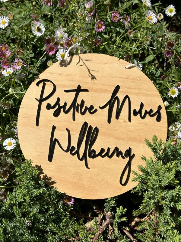 PMW logo amongst daisies_800 PMW logo amongst daisies_800